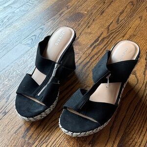 B33 Torrid Women 12 Black Wedge Sandals with Zipper Outdoor Casual